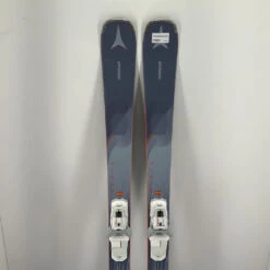 2023 Atomic Cloud Q11 W/ Atomic M Ten Demo Bindings